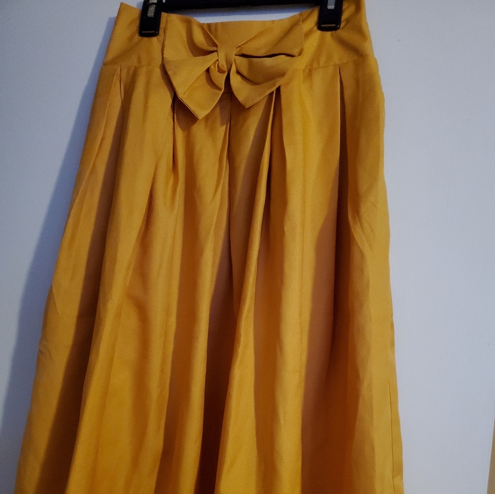 Skirt - Picture 2 of 5